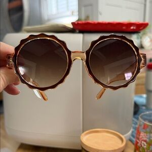 Scalloped Round Sunglasses